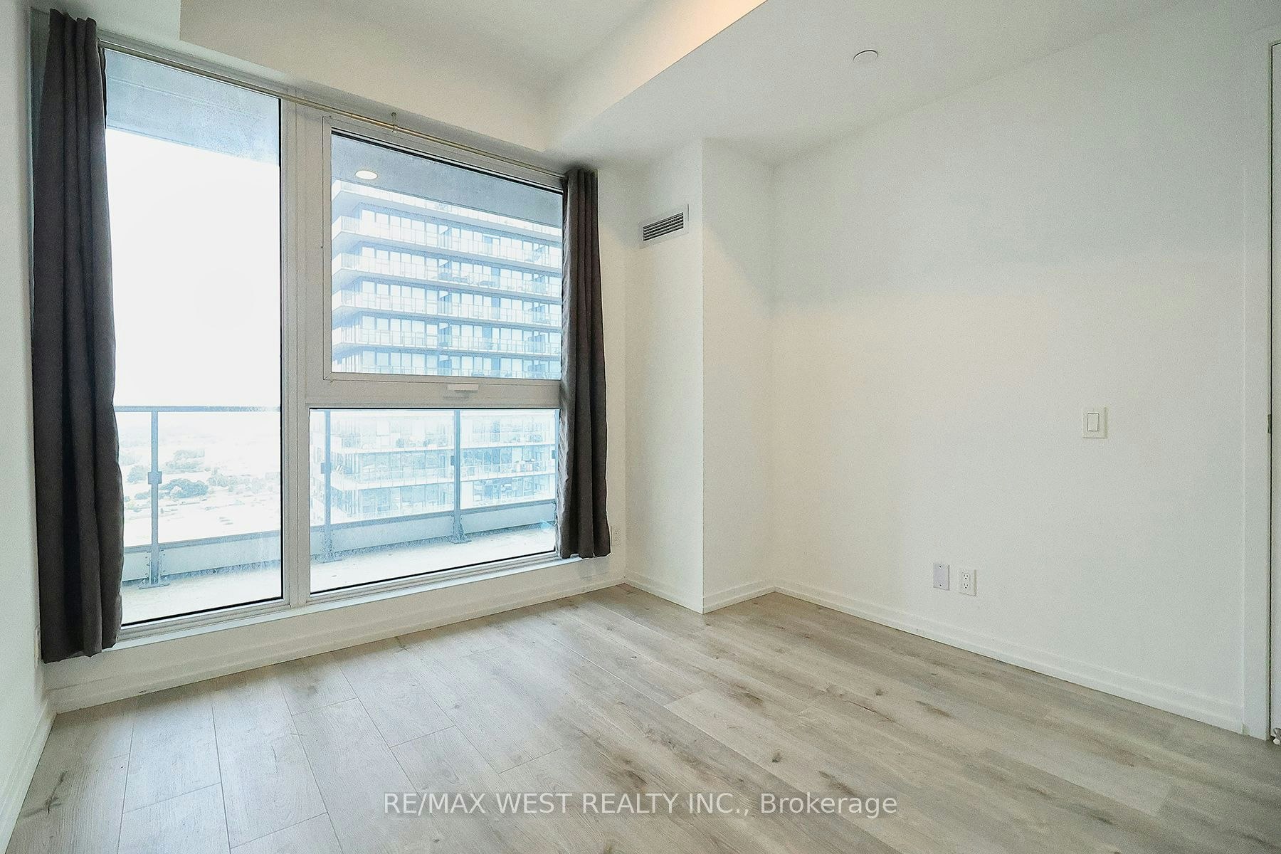 2009-1000 Portage Parkway, Vaughan, ON, L4K 0L1 - 9