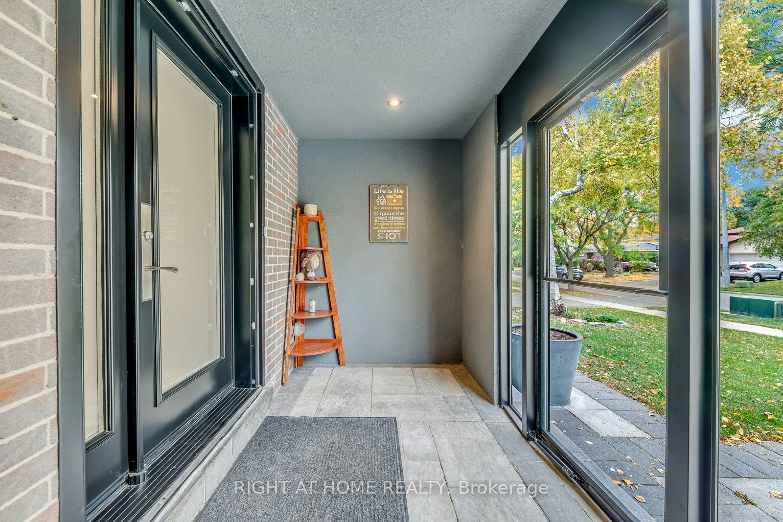 30 Penwick Crescent, Richmond Hill, ON, L4C 5B4 - 2