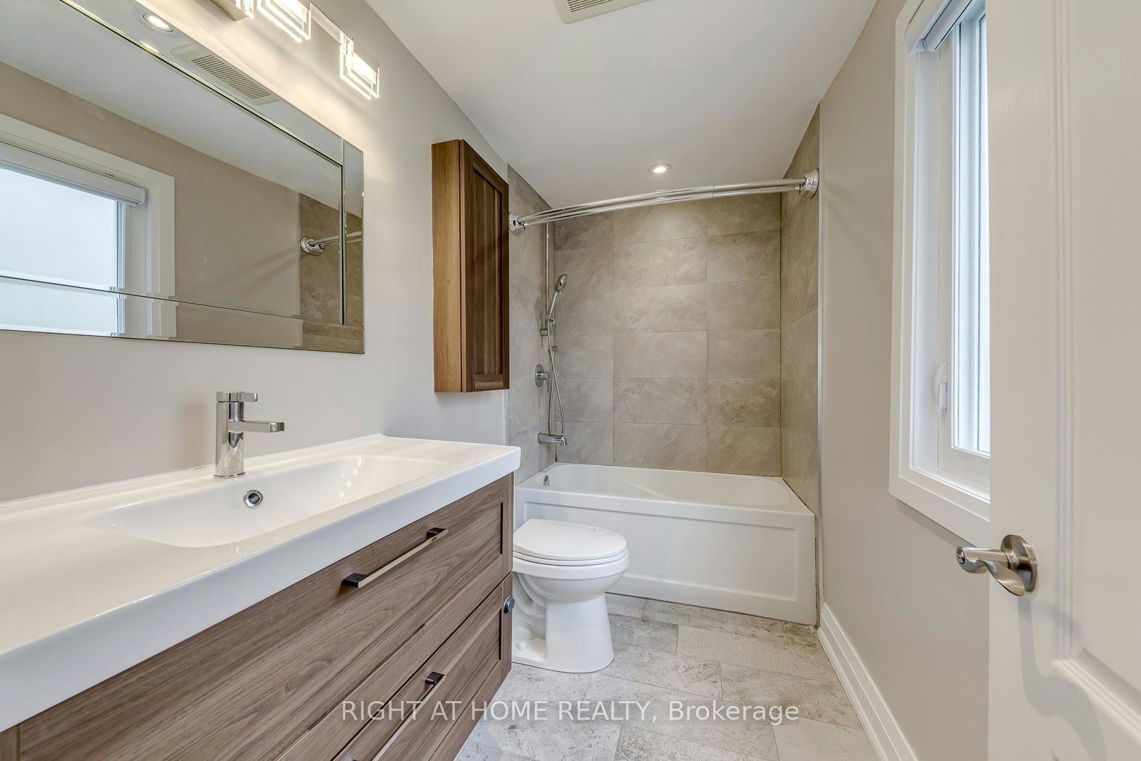 30 Penwick Crescent, Richmond Hill, ON, L4C 5B4 - 26