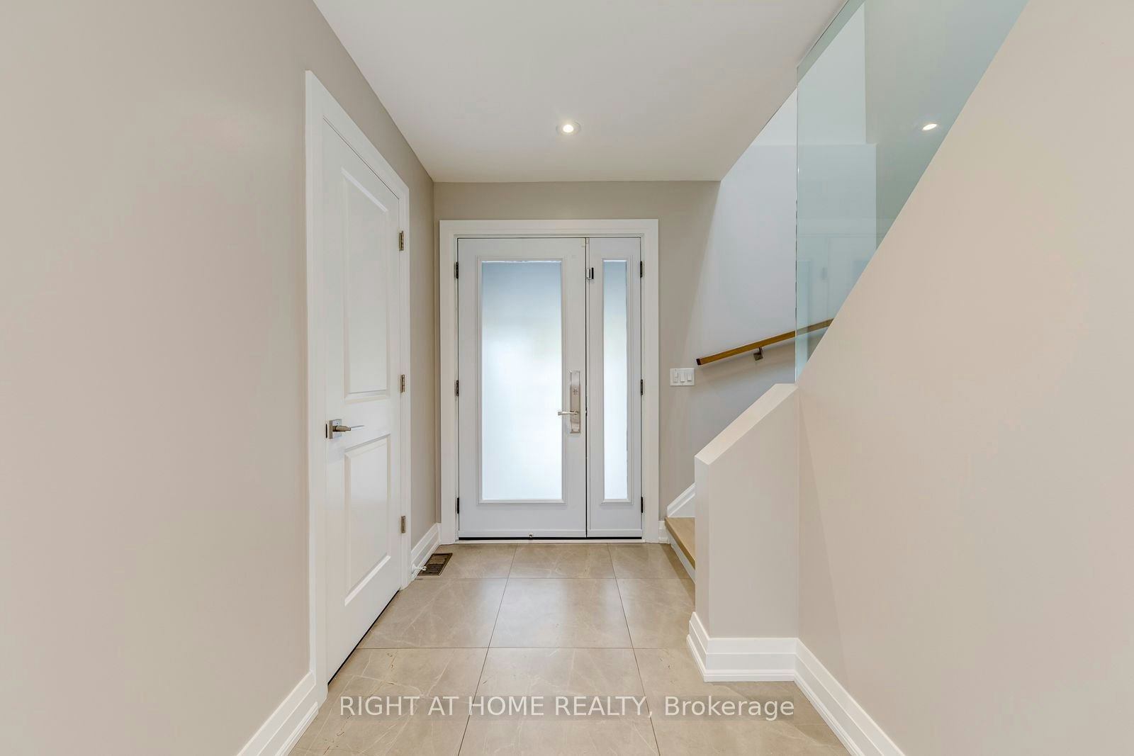 30 Penwick Crescent, Richmond Hill, ON, L4C 5B4 - 3