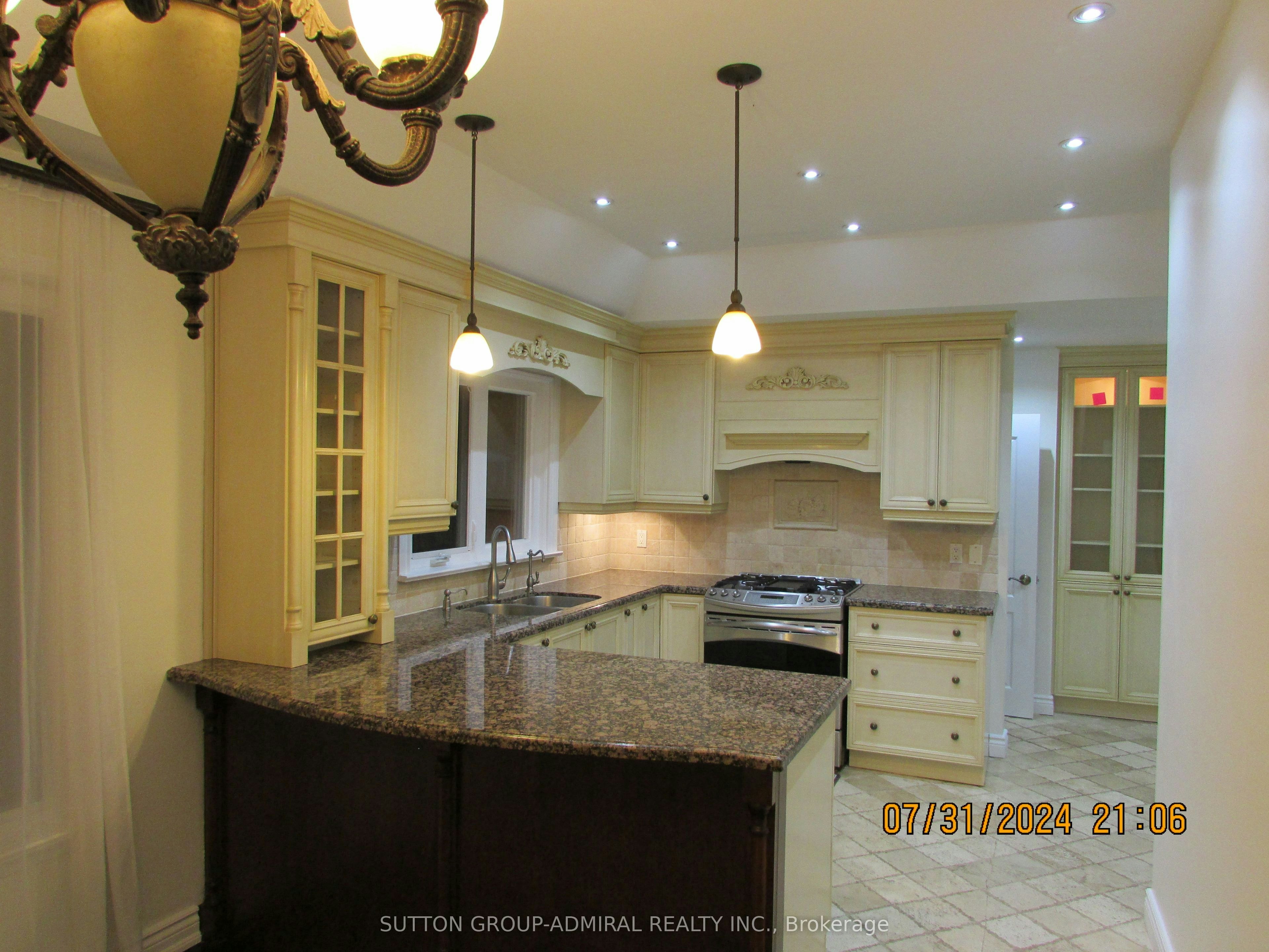 Main Fl-62 Leisure Lane W, Richmond Hill, ON, L4C 4X1 - 4