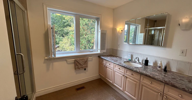 Upper Level-36 Aurora Heights Drive, Aurora, ON, L4G 2W7 - 10