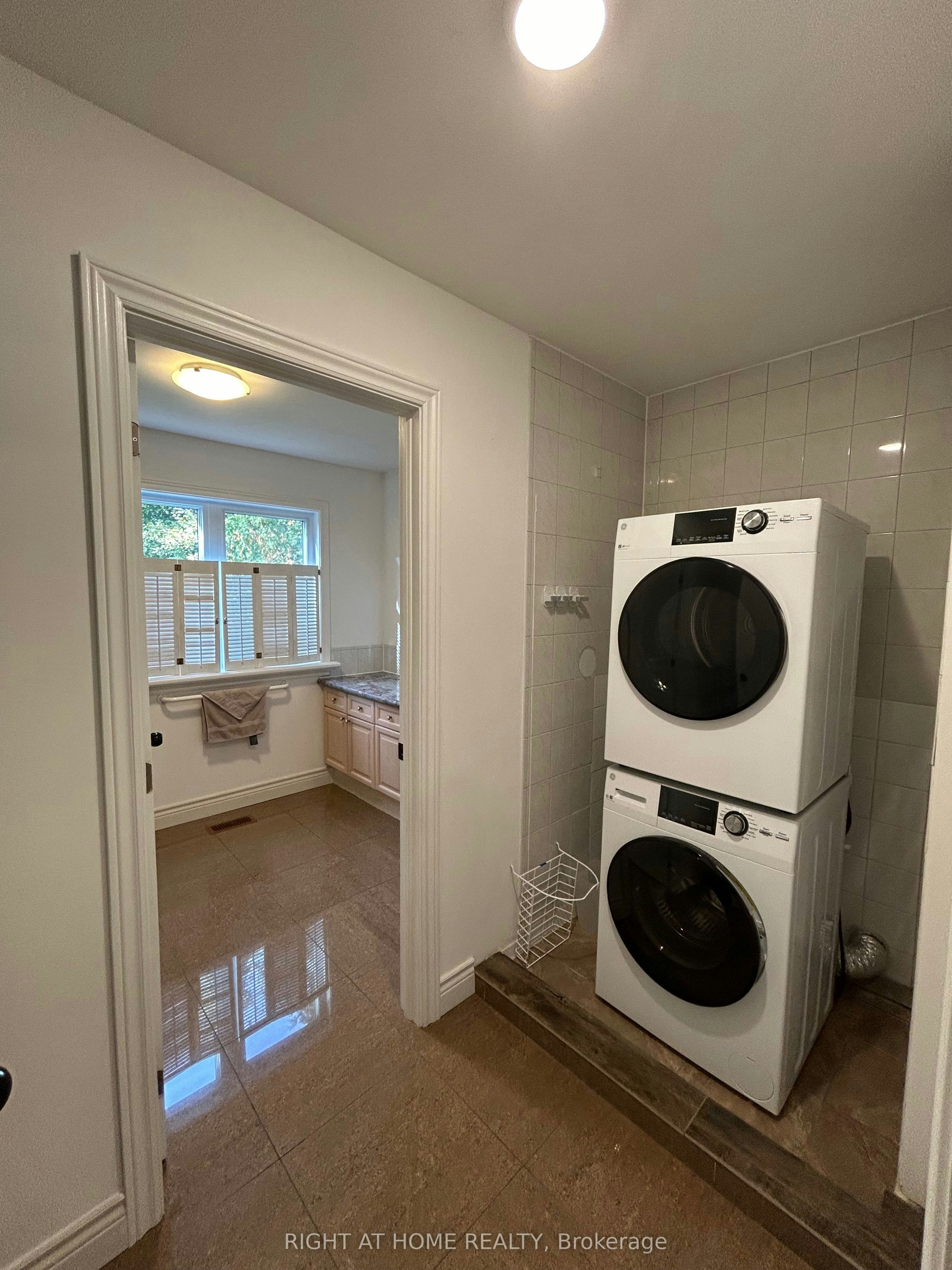 Upper Level-36 Aurora Heights Drive, Aurora, ON, L4G 2W7 - 9