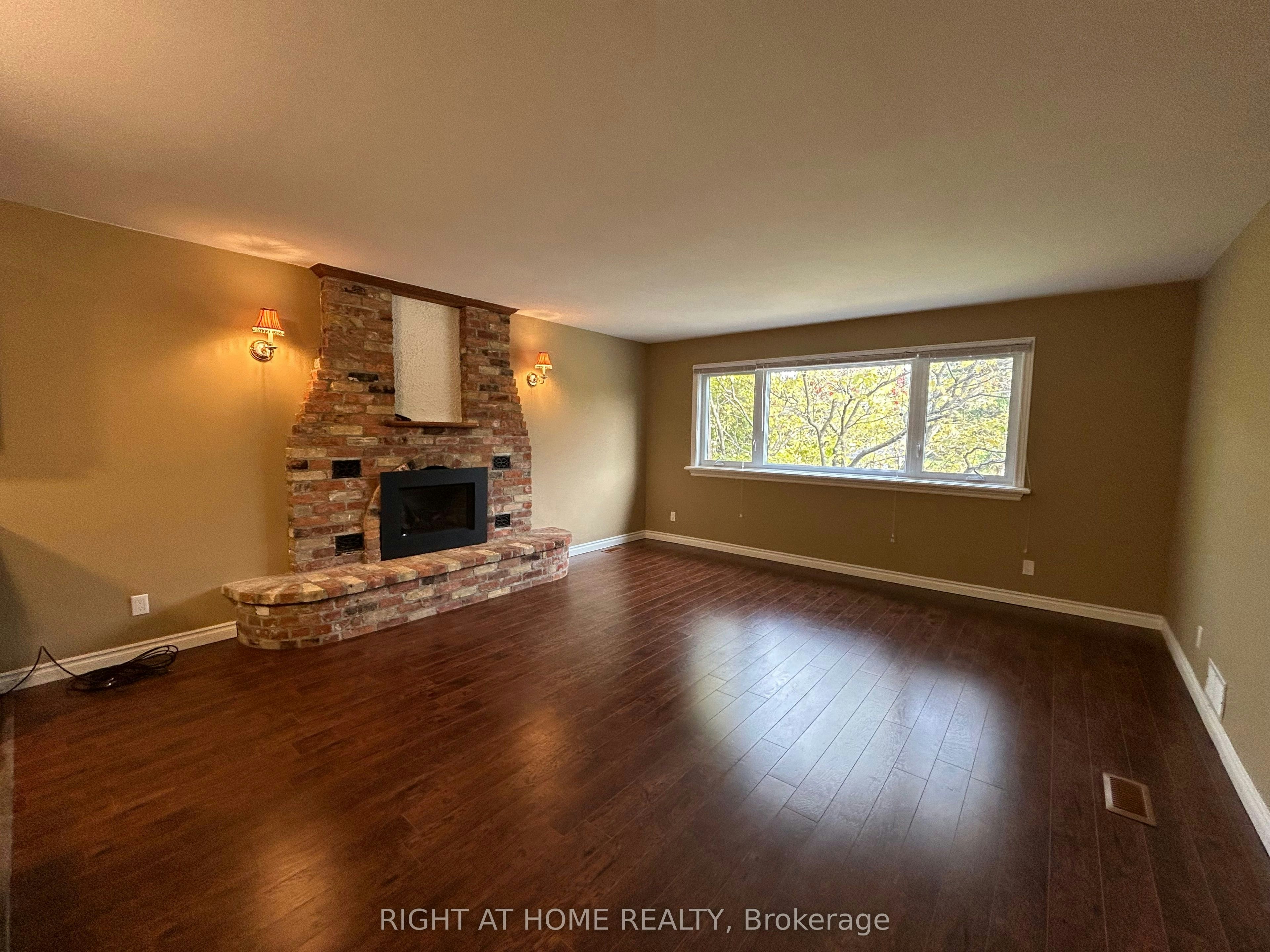 Upper Level-36 Aurora Heights Drive, Aurora, ON, L4G 2W7 - 5