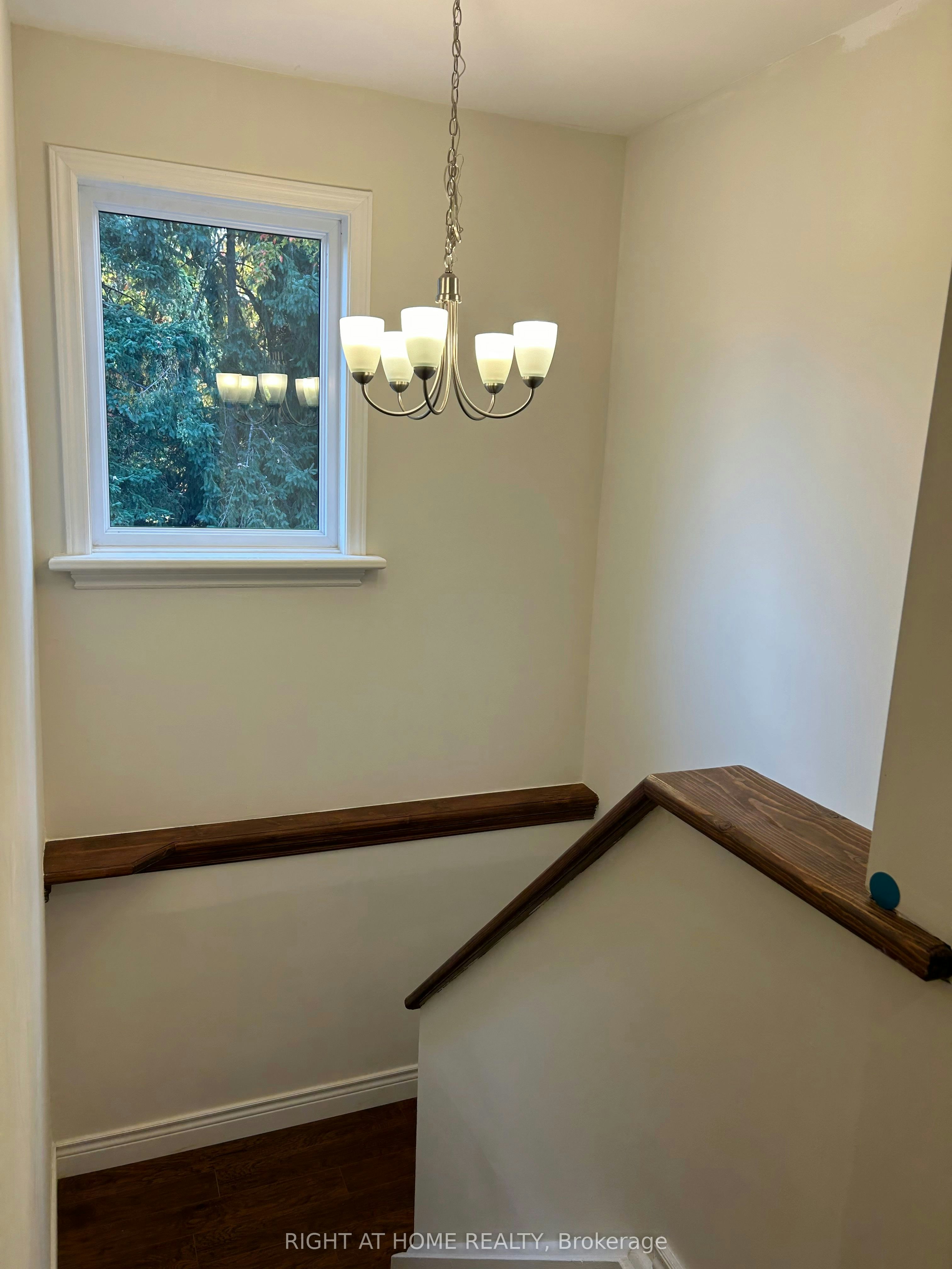 Upper Level-36 Aurora Heights Drive, Aurora, ON, L4G 2W7 - 11
