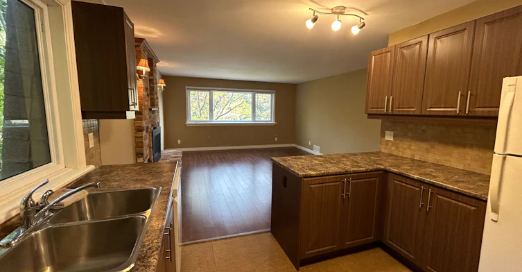 Upper Level-36 Aurora Heights Drive, Aurora, ON, L4G 2W7 - 4