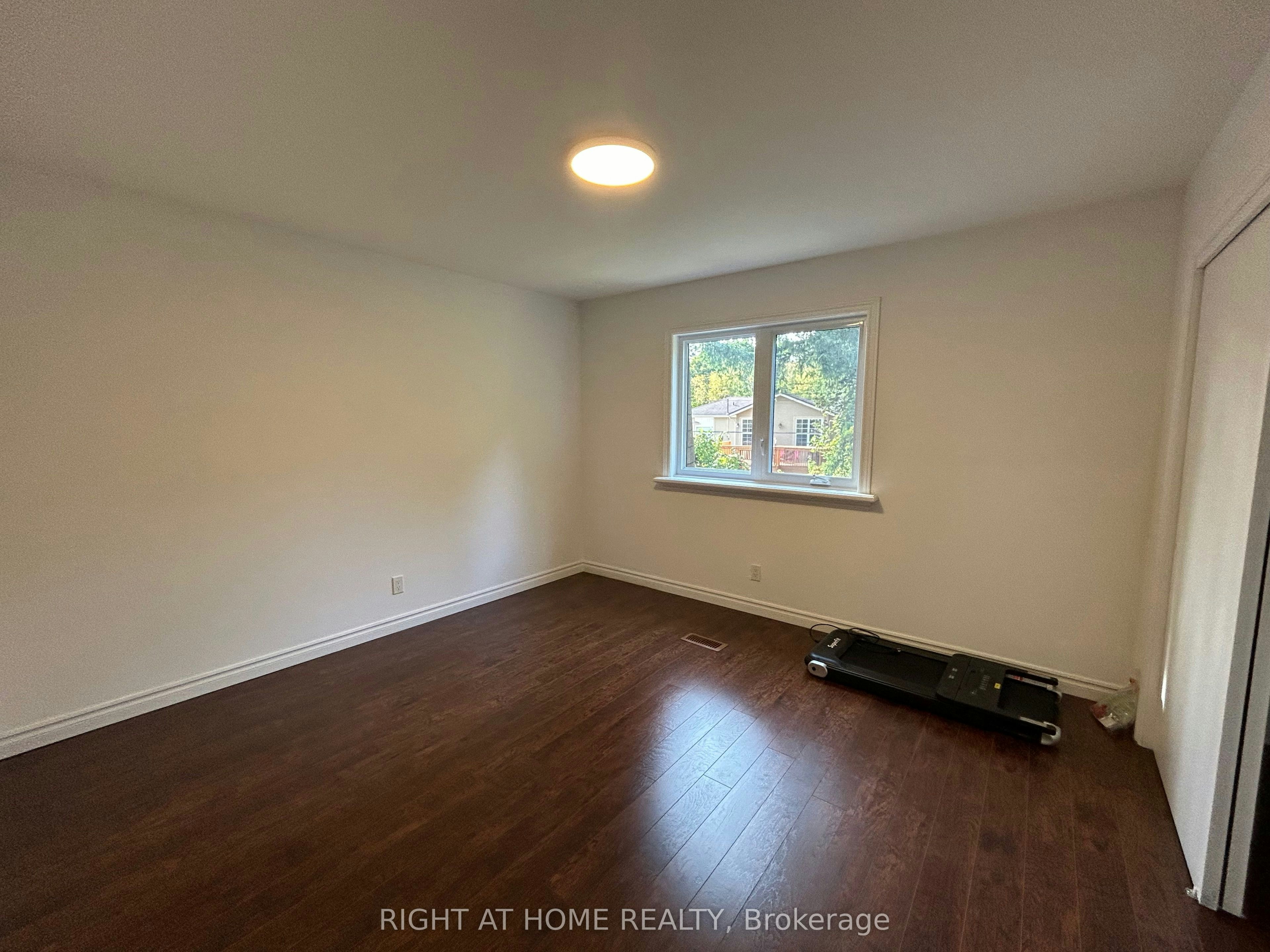 Upper Level-36 Aurora Heights Drive, Aurora, ON, L4G 2W7 - 8
