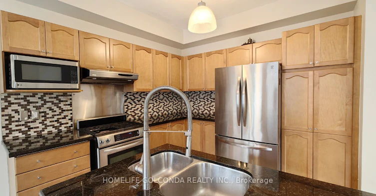 32 Cardrew Street, Markham, ON, L6B 1G9 - 9