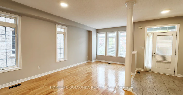 32 Cardrew Street, Markham, ON, L6B 1G9 - 4