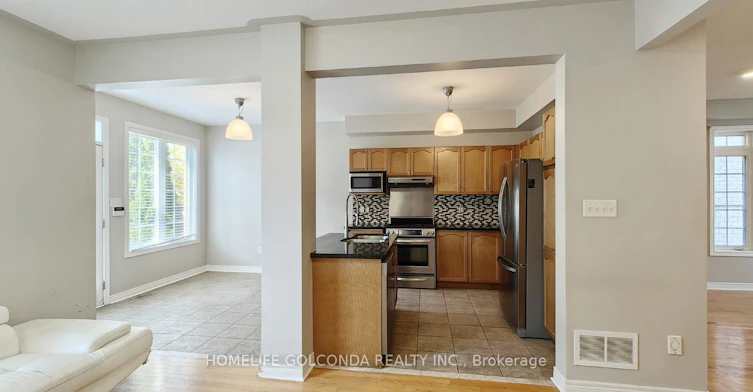 32 Cardrew Street, Markham, ON, L6B 1G9 - 7