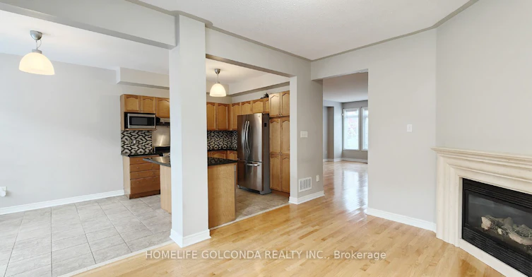 32 Cardrew Street, Markham, ON, L6B 1G9 - 6