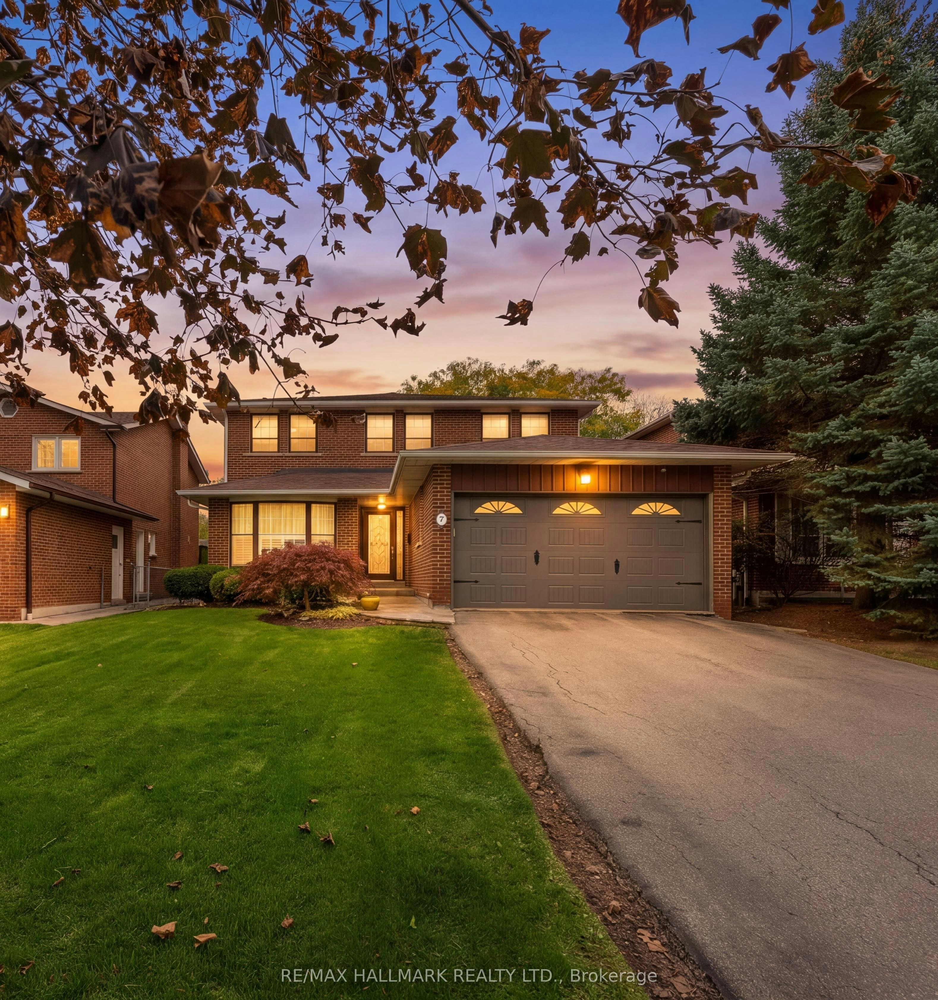 7 Charnwood Place, Markham, ON, L3T 5H2