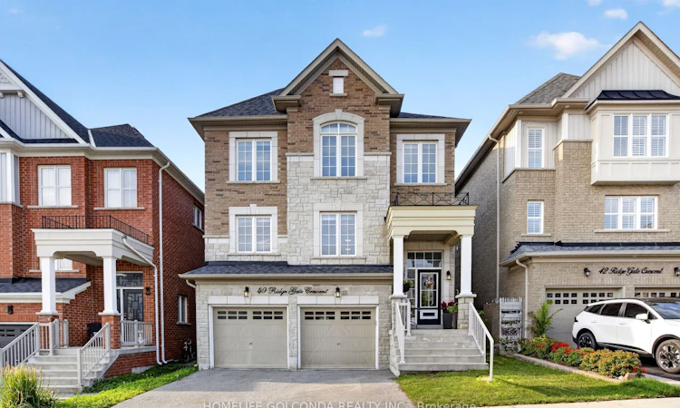 40 Ridge Gate Crescent