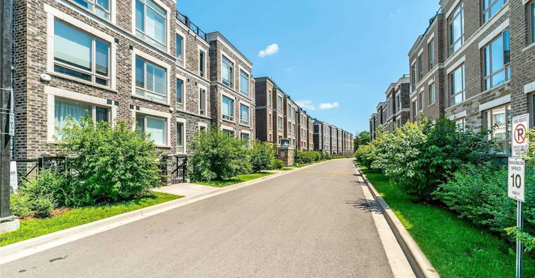309-20 Dunsheath Way, Markham, ON, L6B 1N3