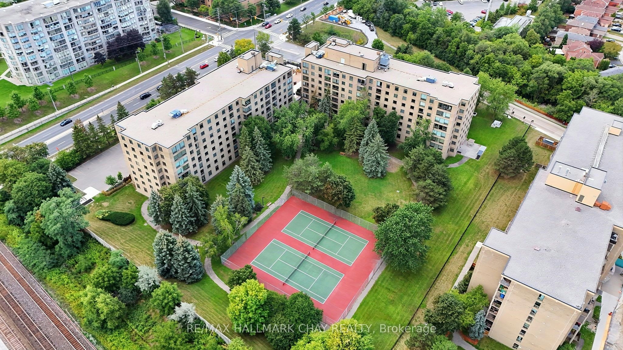 705-326 Major Mackenzie Drive E, Richmond Hill, ON, L4C 8T4