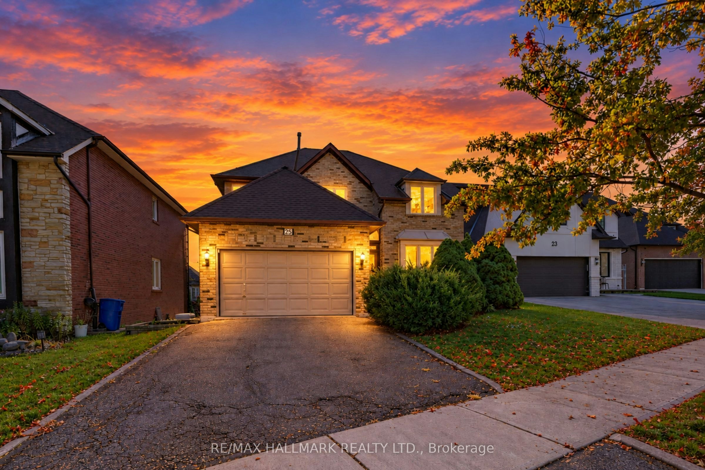 25 Cygnus Drive, Richmond Hill, ON, L4C 8P1
