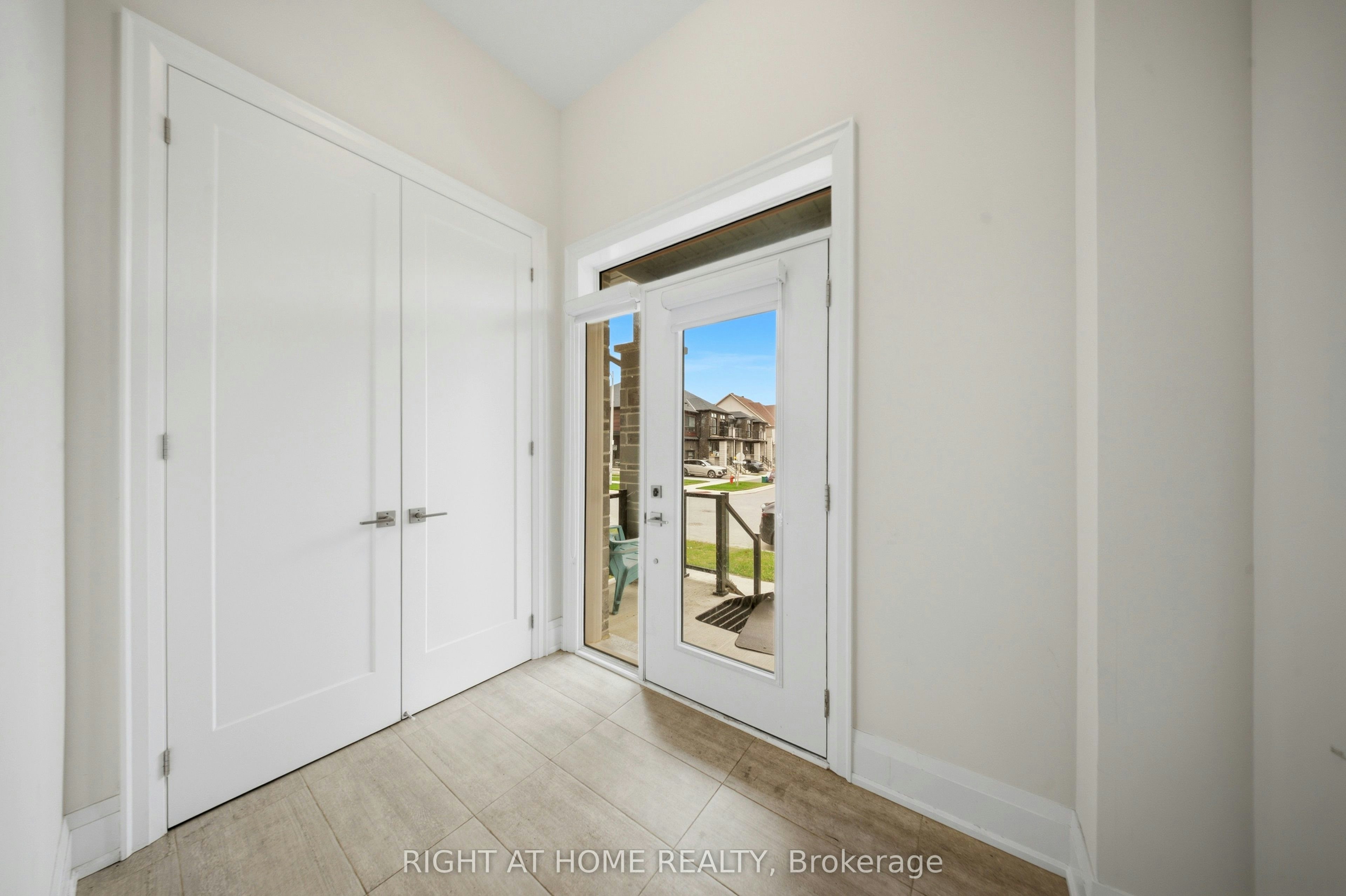 80 Tempel Street, Richmond Hill, ON, L4E 1K6 - 2