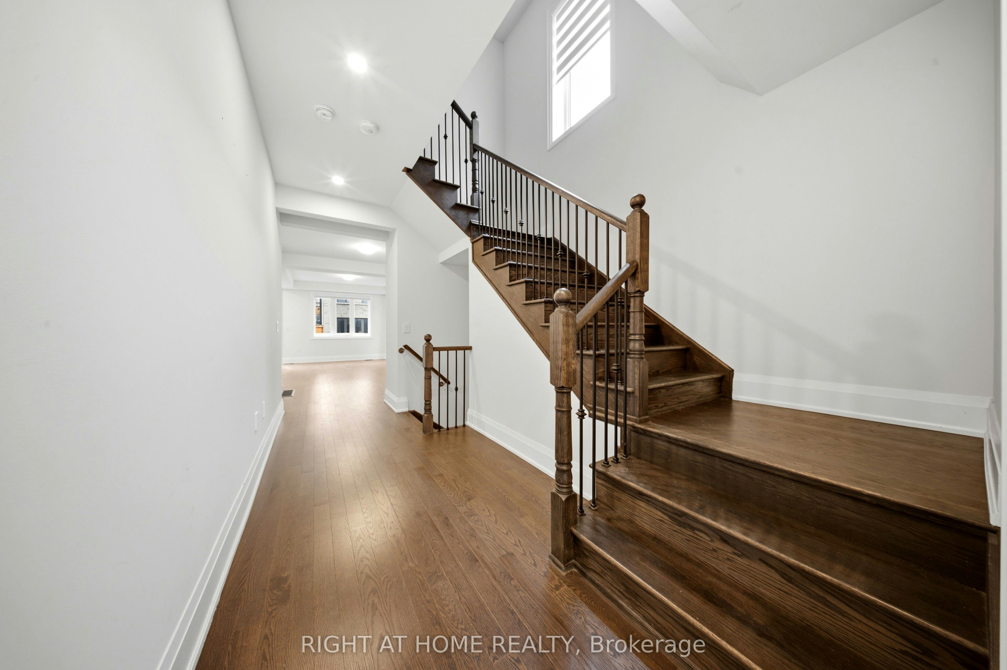 80 Tempel Street, Richmond Hill, ON, L4E 1K6 - 4