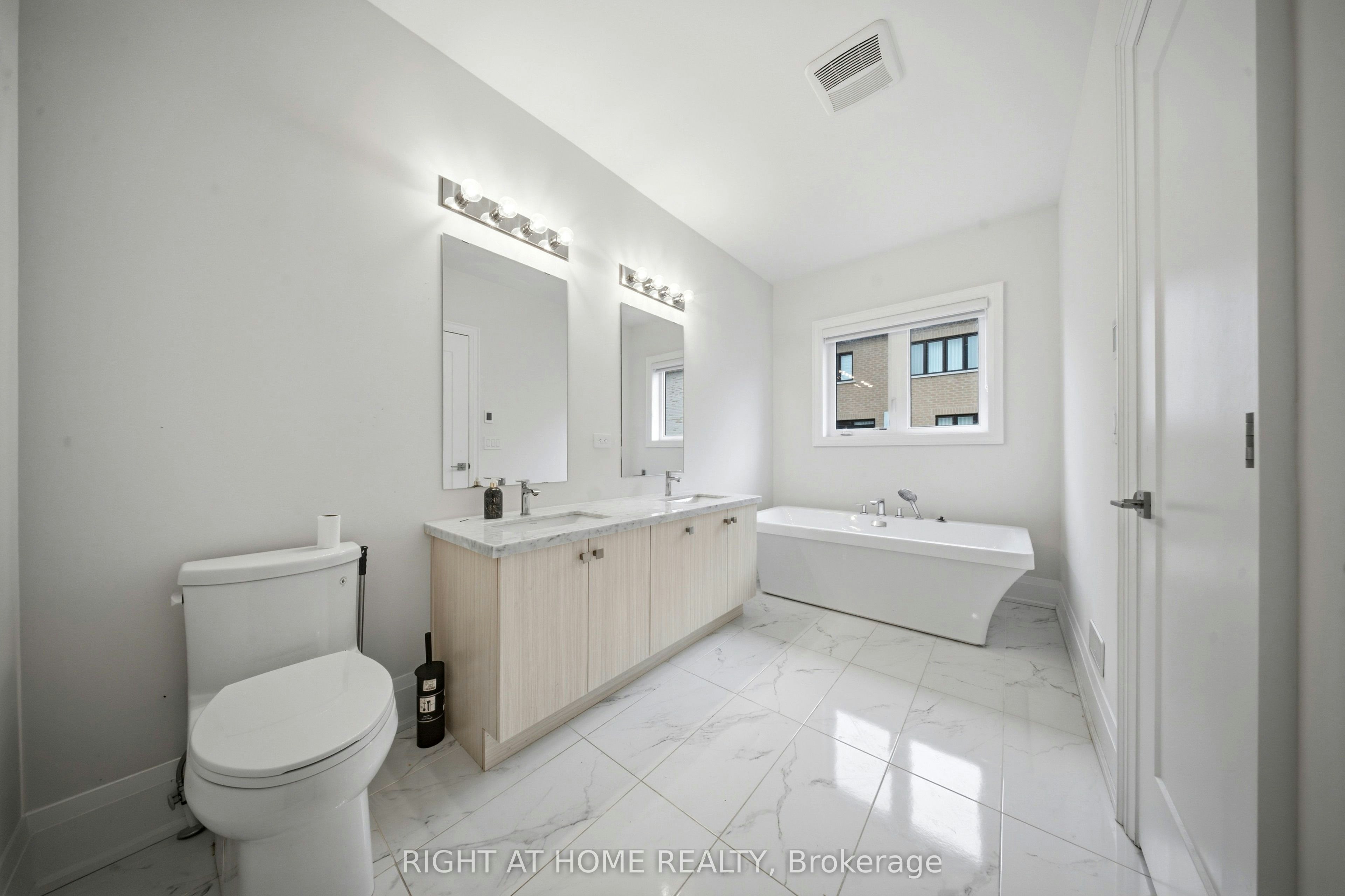 80 Tempel Street, Richmond Hill, ON, L4E 1K6 - 17