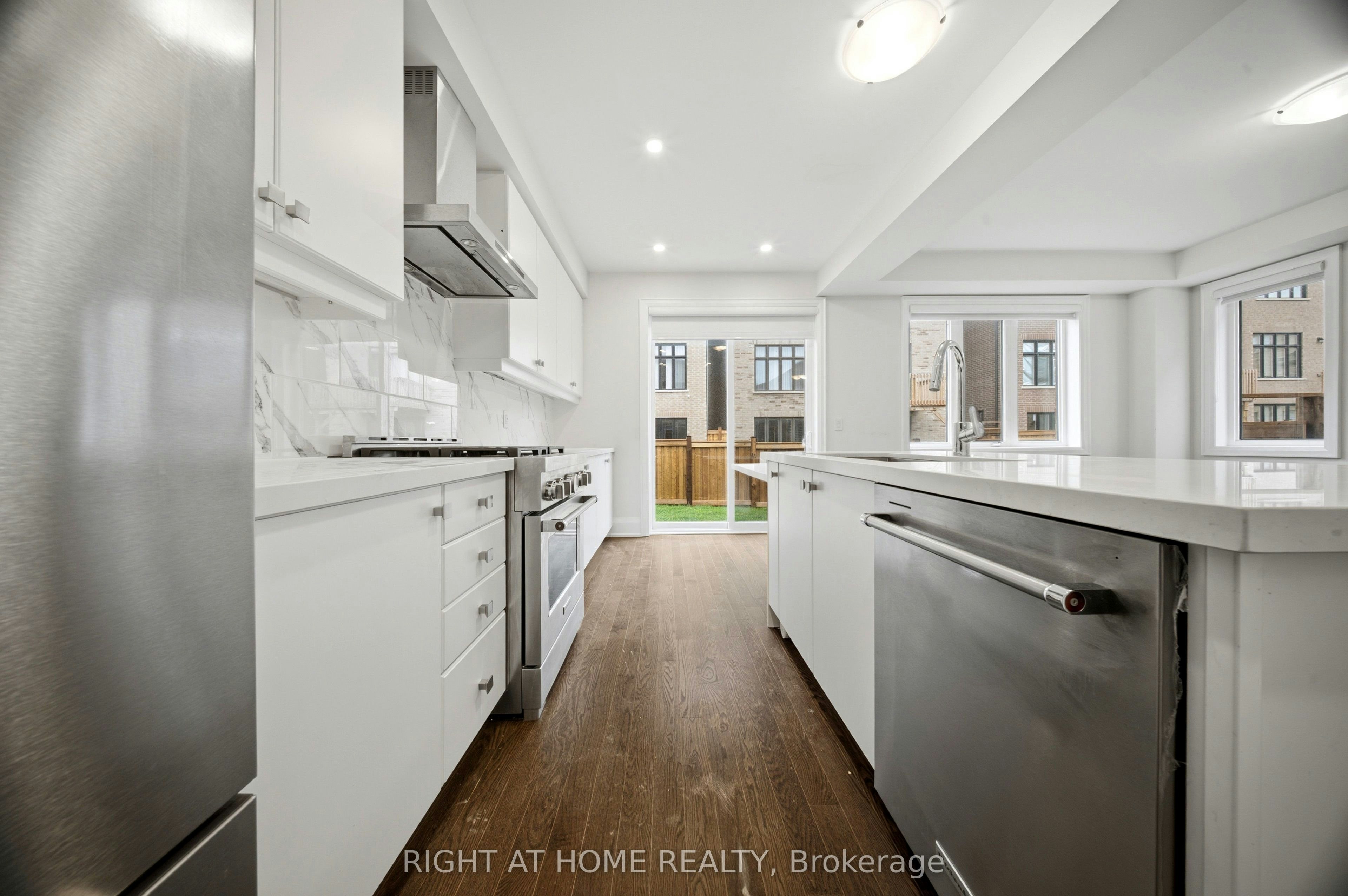 80 Tempel Street, Richmond Hill, ON, L4E 1K6 - 11