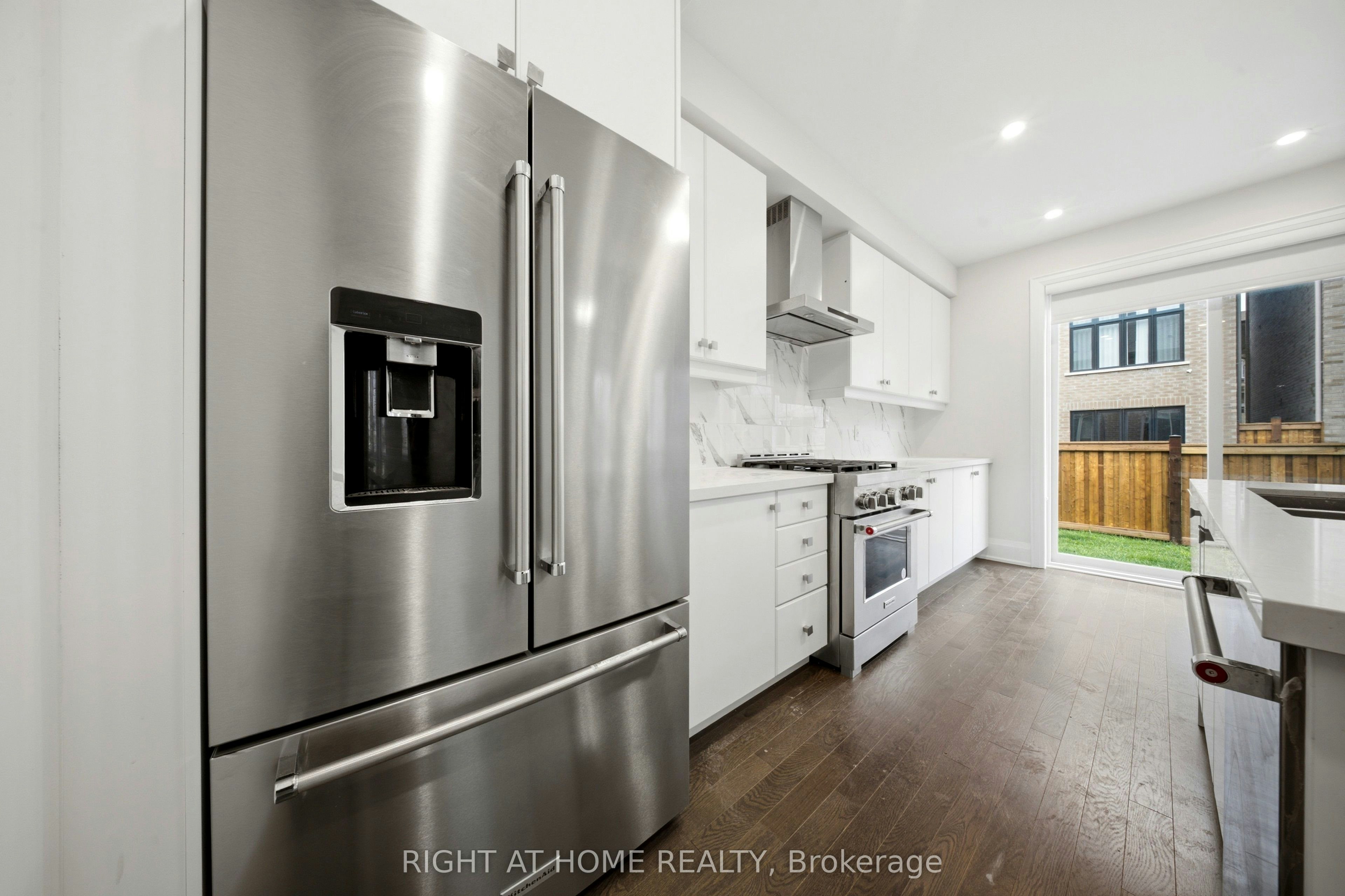 80 Tempel Street, Richmond Hill, ON, L4E 1K6 - 9