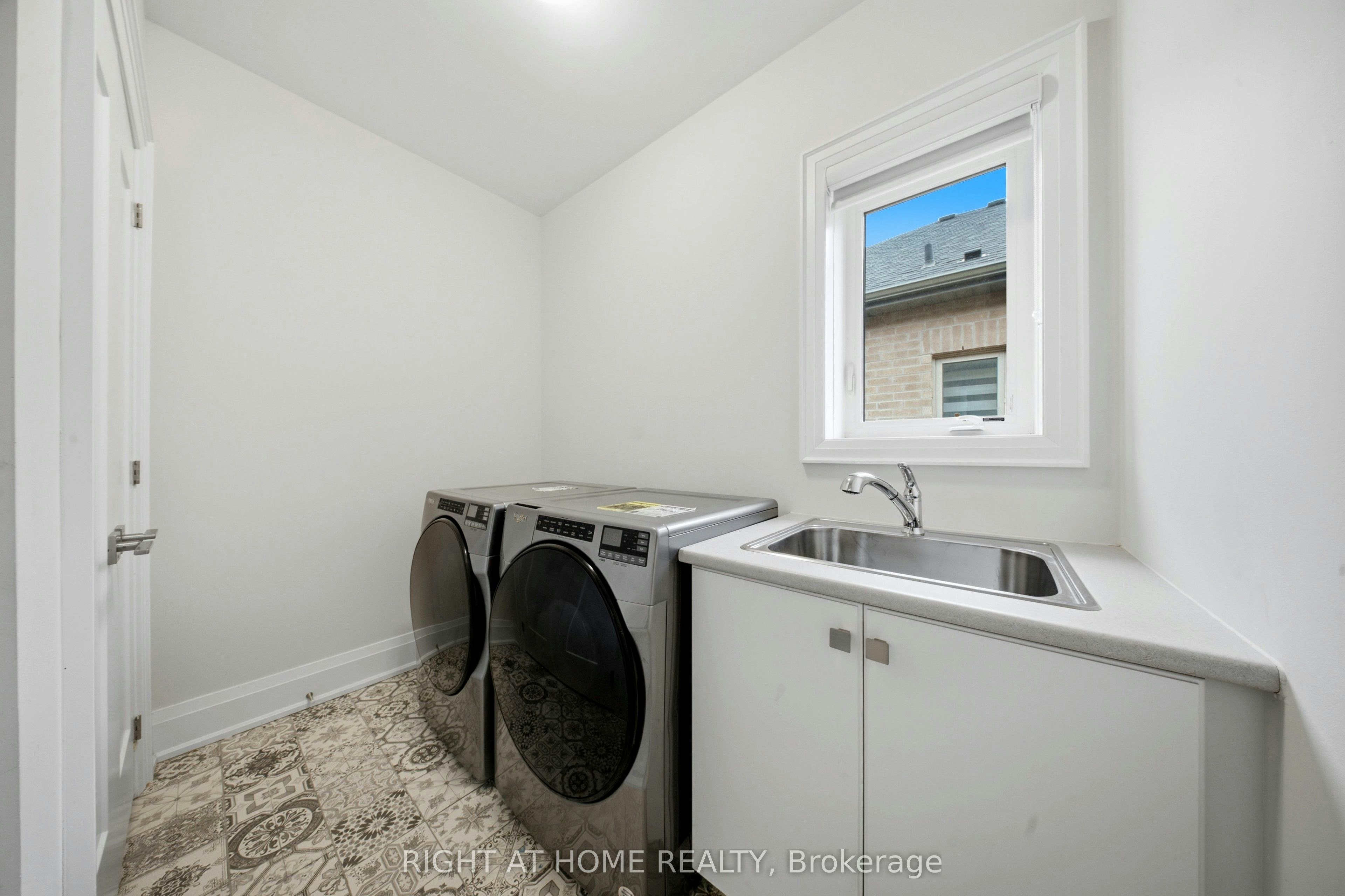 80 Tempel Street, Richmond Hill, ON, L4E 1K6 - 26