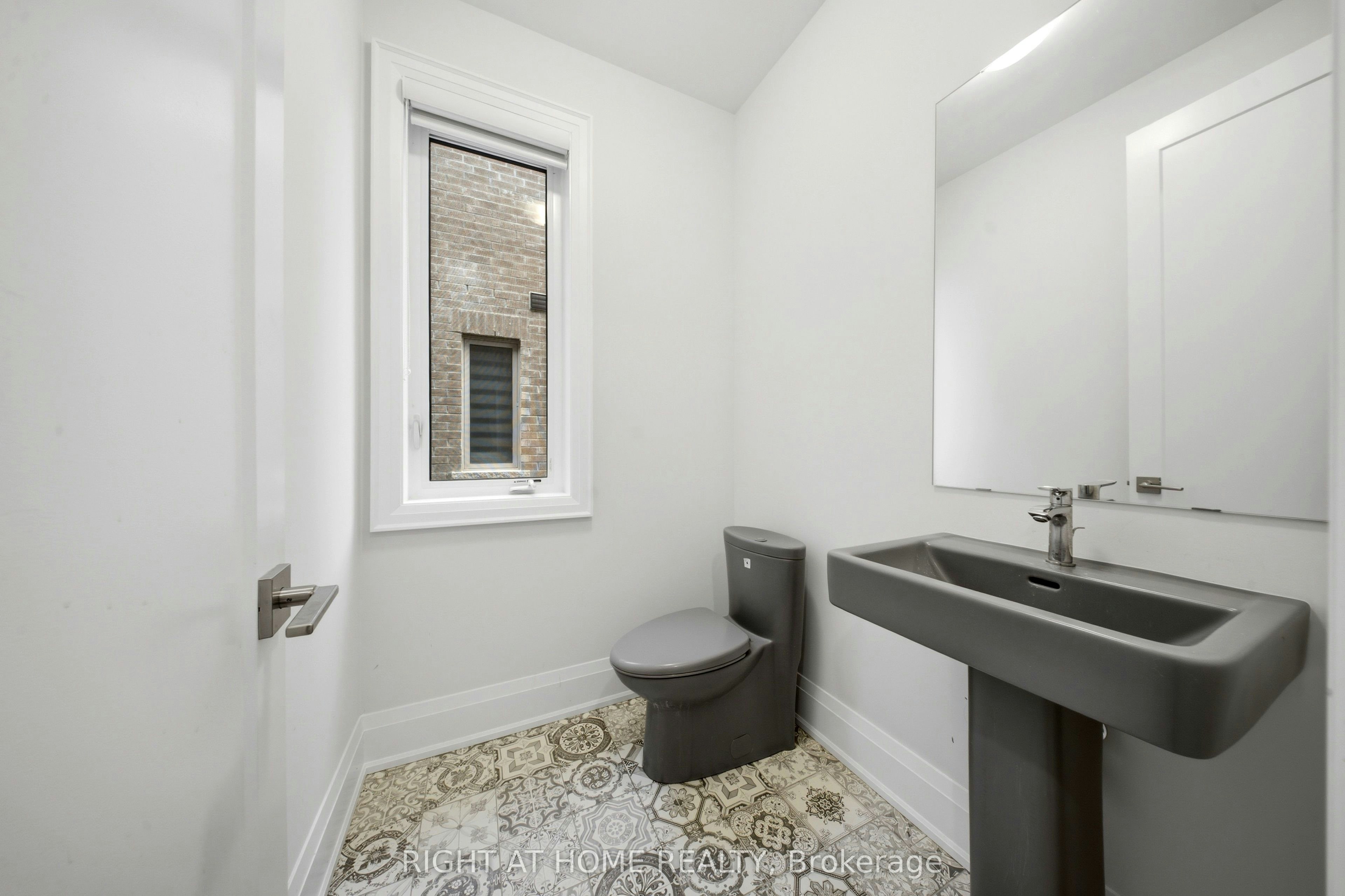 80 Tempel Street, Richmond Hill, ON, L4E 1K6 - 5