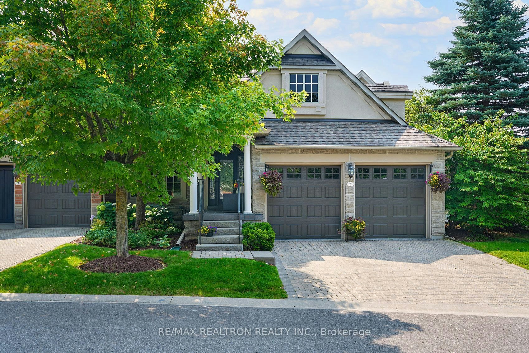 7 Wilton Trail, Aurora, ON, L4G 7S9