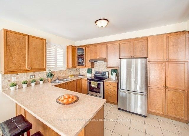 65 Earl Stewart Drive, Aurora, ON, L4G 7P4 - 5