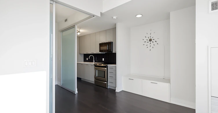528-9471 Yonge Street, Richmond Hill, ON, L4C 0Z5 - 4