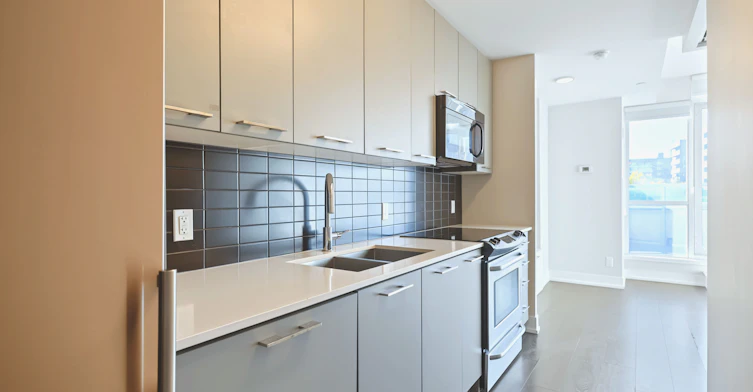 528-9471 Yonge Street, Richmond Hill, ON, L4C 0Z5 - 10