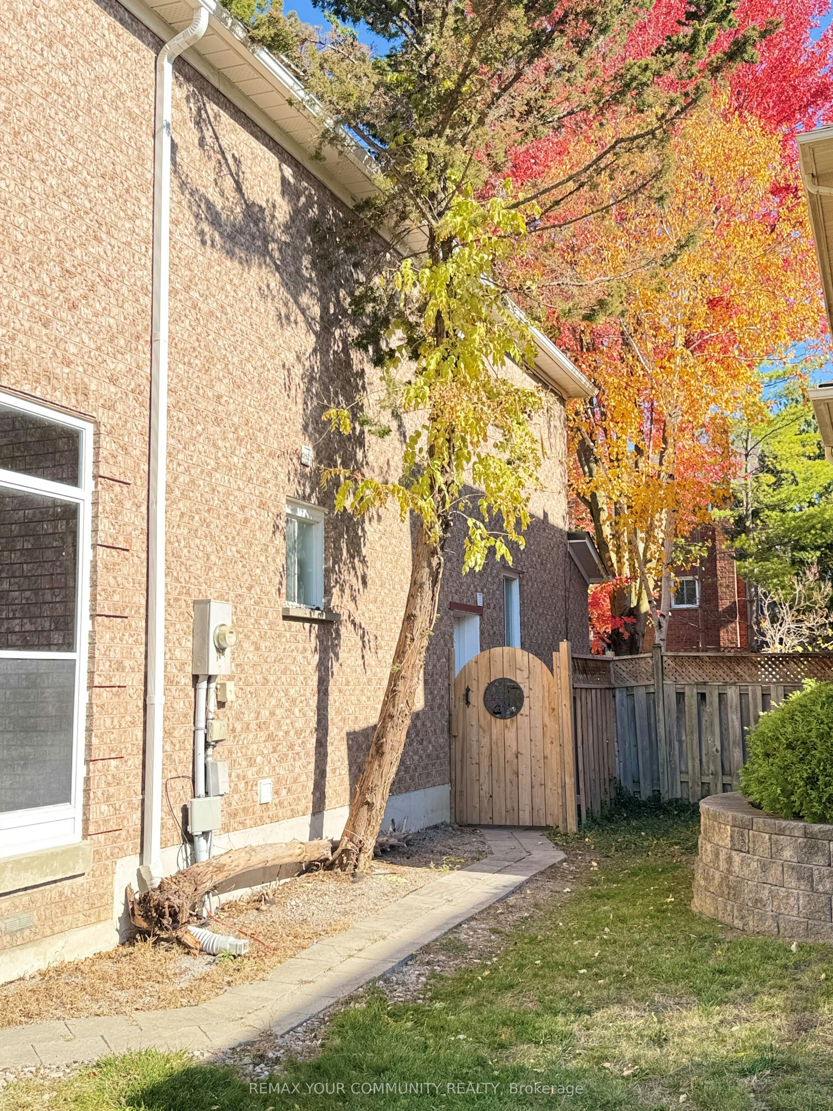 Bsmnt-517 Blackstock Road, Newmarket, ON, L3Y 8H8