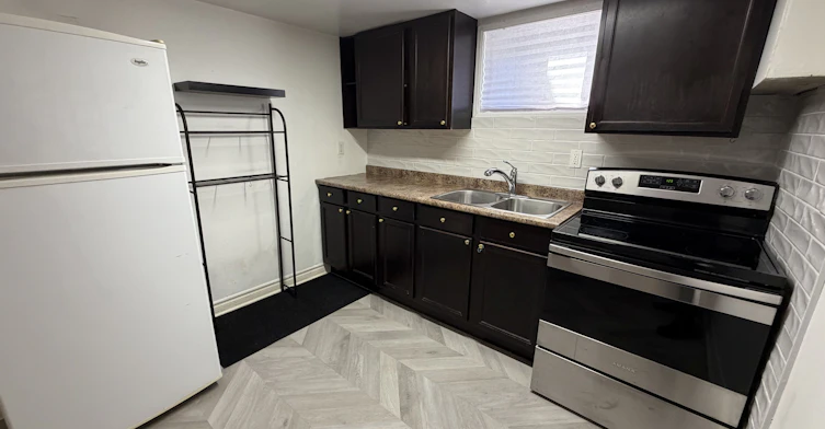 Lower-47 Longford Drive, Newmarket, ON, L3Y 2Y6 - 3