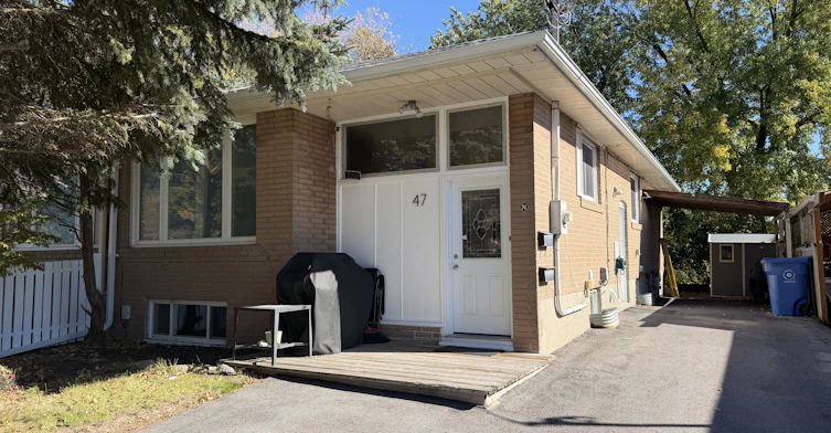 Lower-47 Longford Drive, Newmarket, ON, L3Y 2Y6