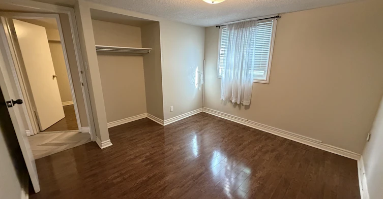 Lower-47 Longford Drive, Newmarket, ON, L3Y 2Y6 - 5