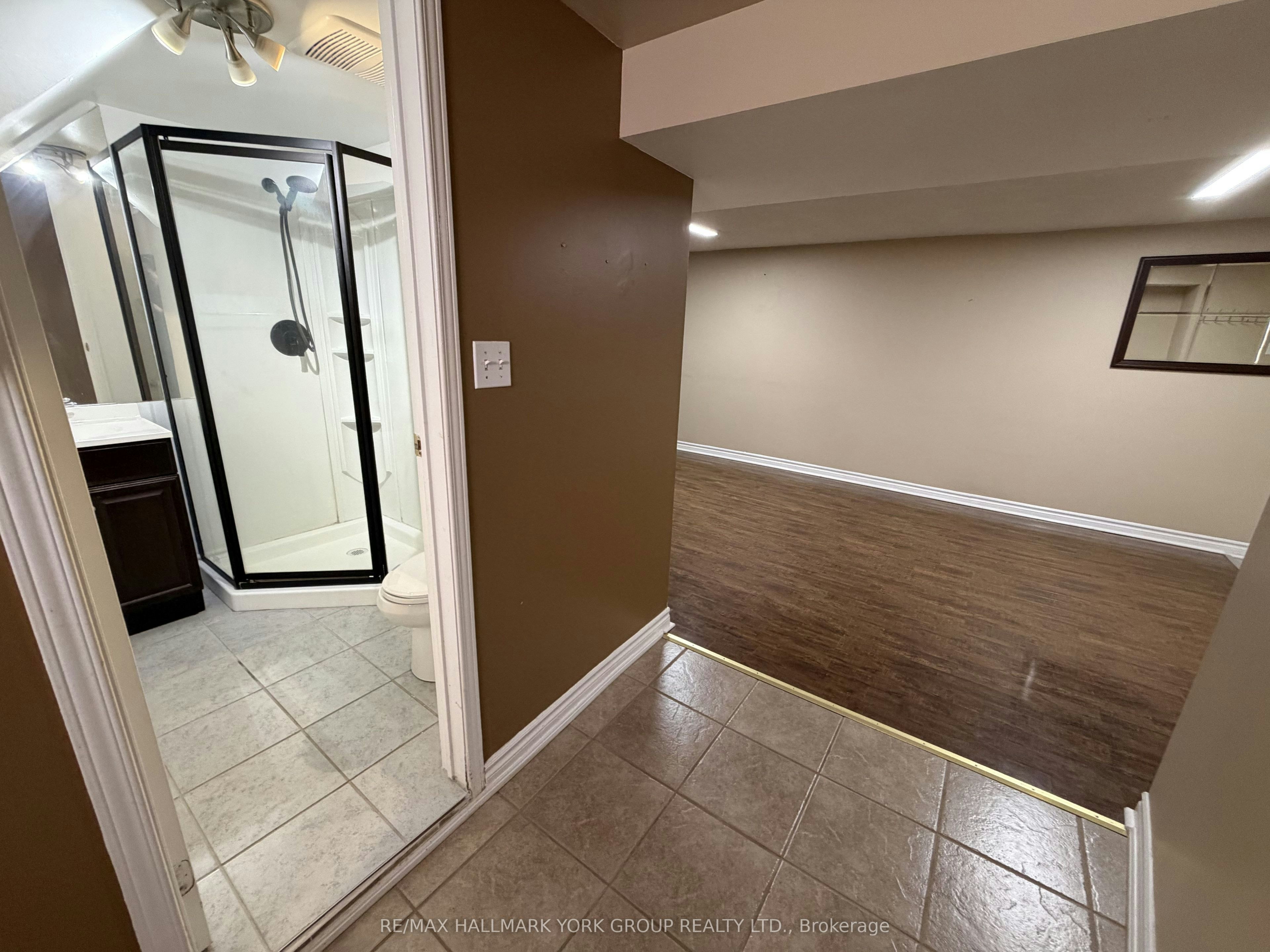 Lower-47 Longford Drive, Newmarket, ON, L3Y 2Y6 - 11