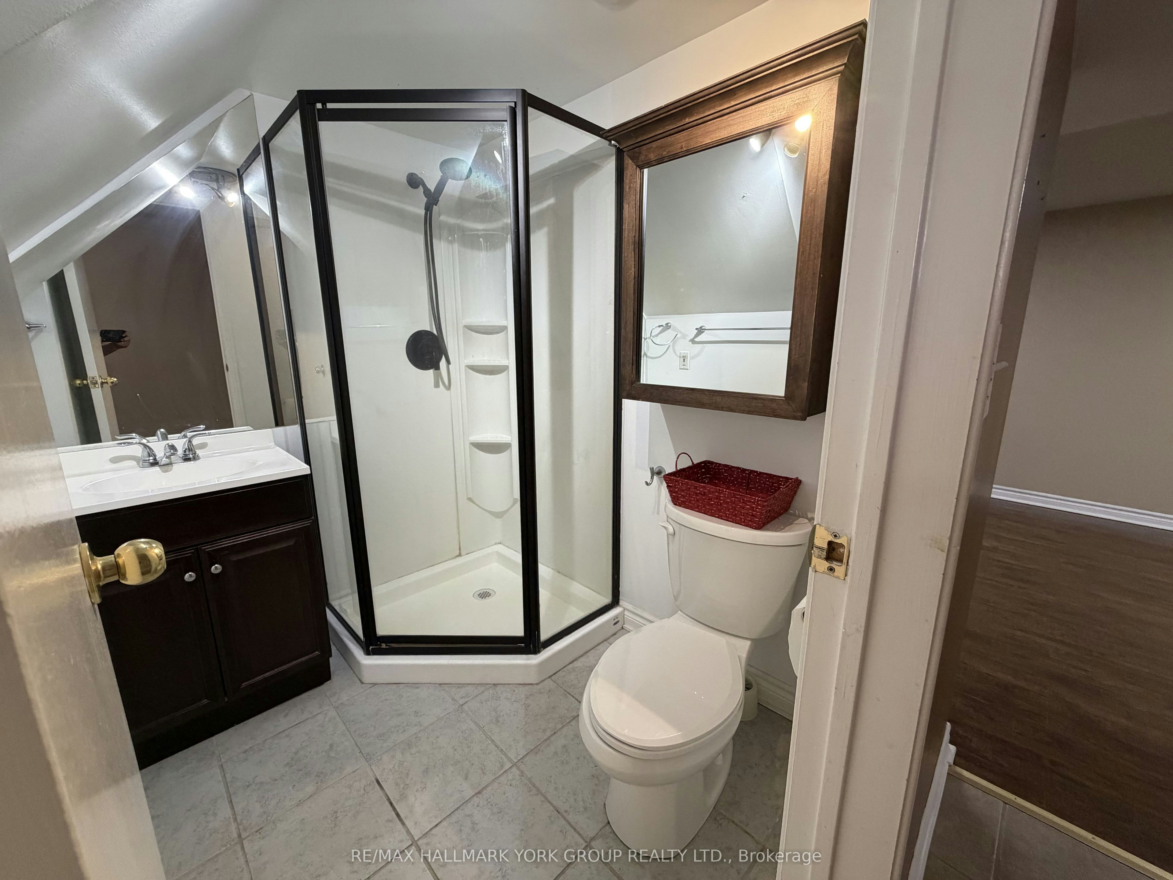 Lower-47 Longford Drive, Newmarket, ON, L3Y 2Y6 - 10