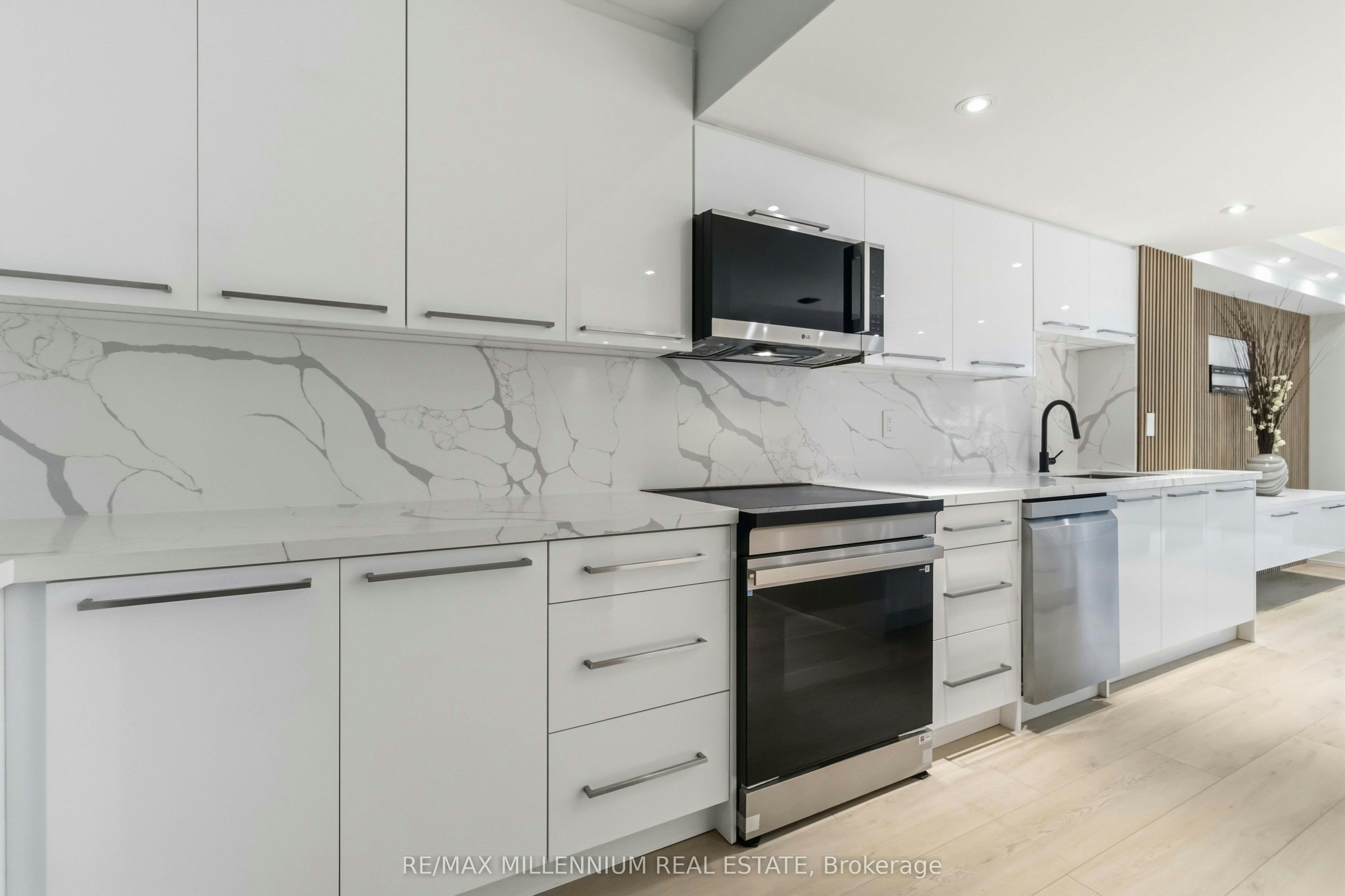 223-7805 Bayview Avenue, Markham, ON, L3T 7N1 - 7