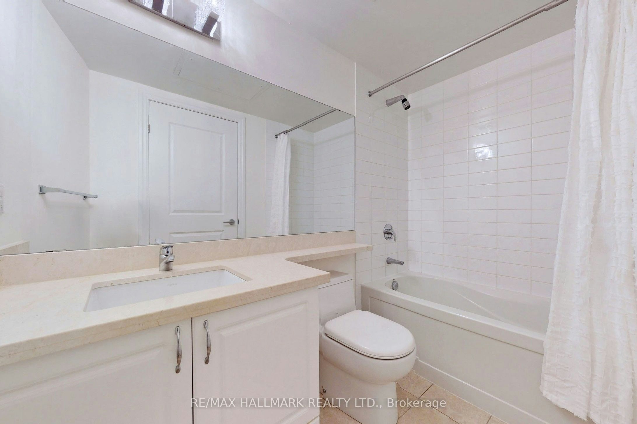 610-111 Upper Duke Crescent, Markham, ON, L6G 0C8 - 21