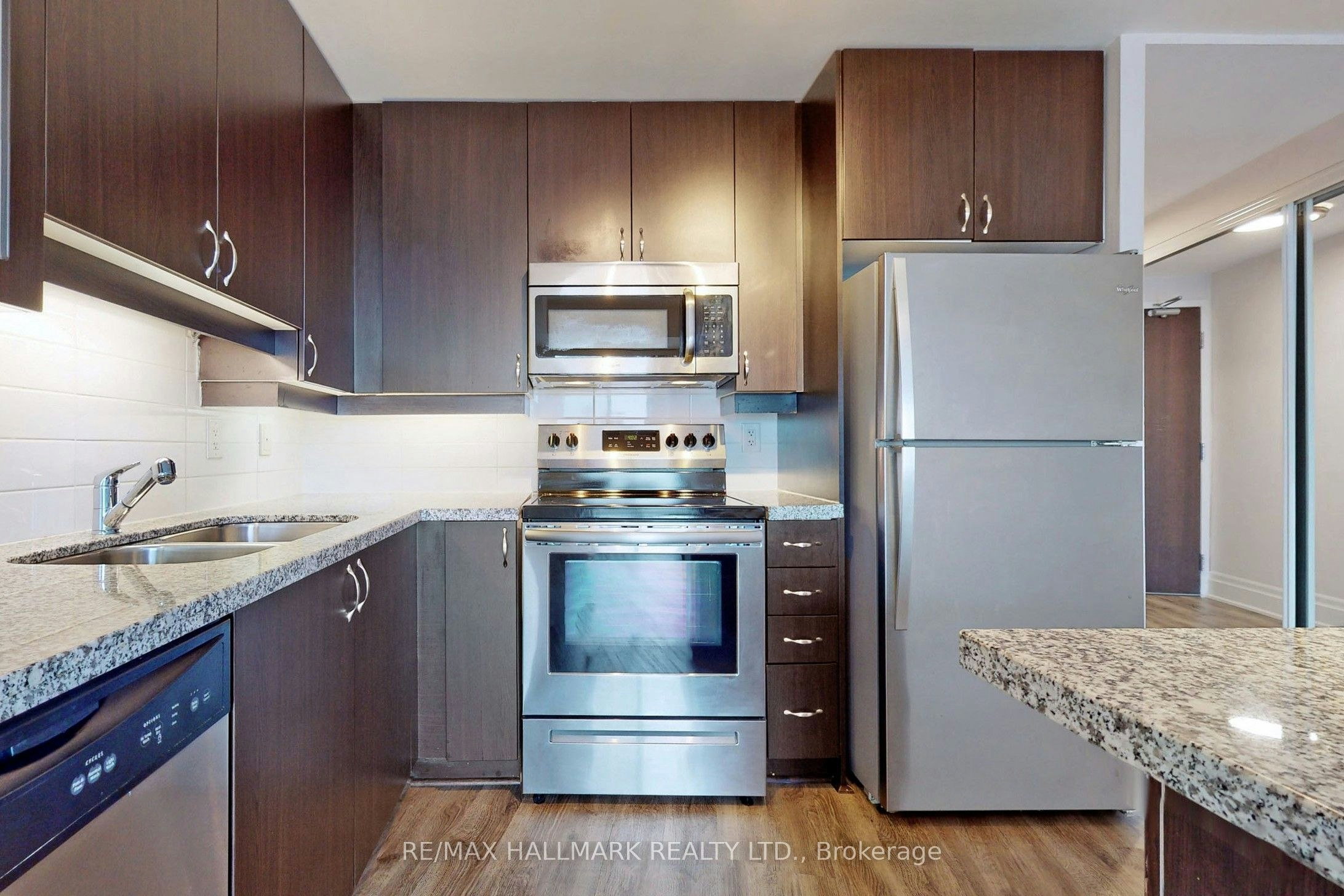610-111 Upper Duke Crescent, Markham, ON, L6G 0C8 - 11