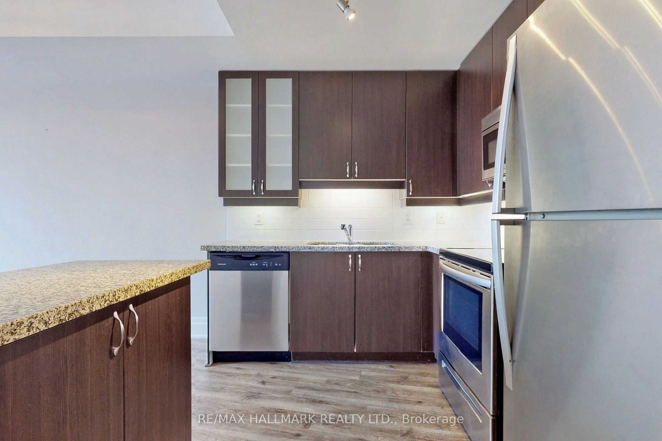 610-111 Upper Duke Crescent, Markham, ON, L6G 0C8 - 13