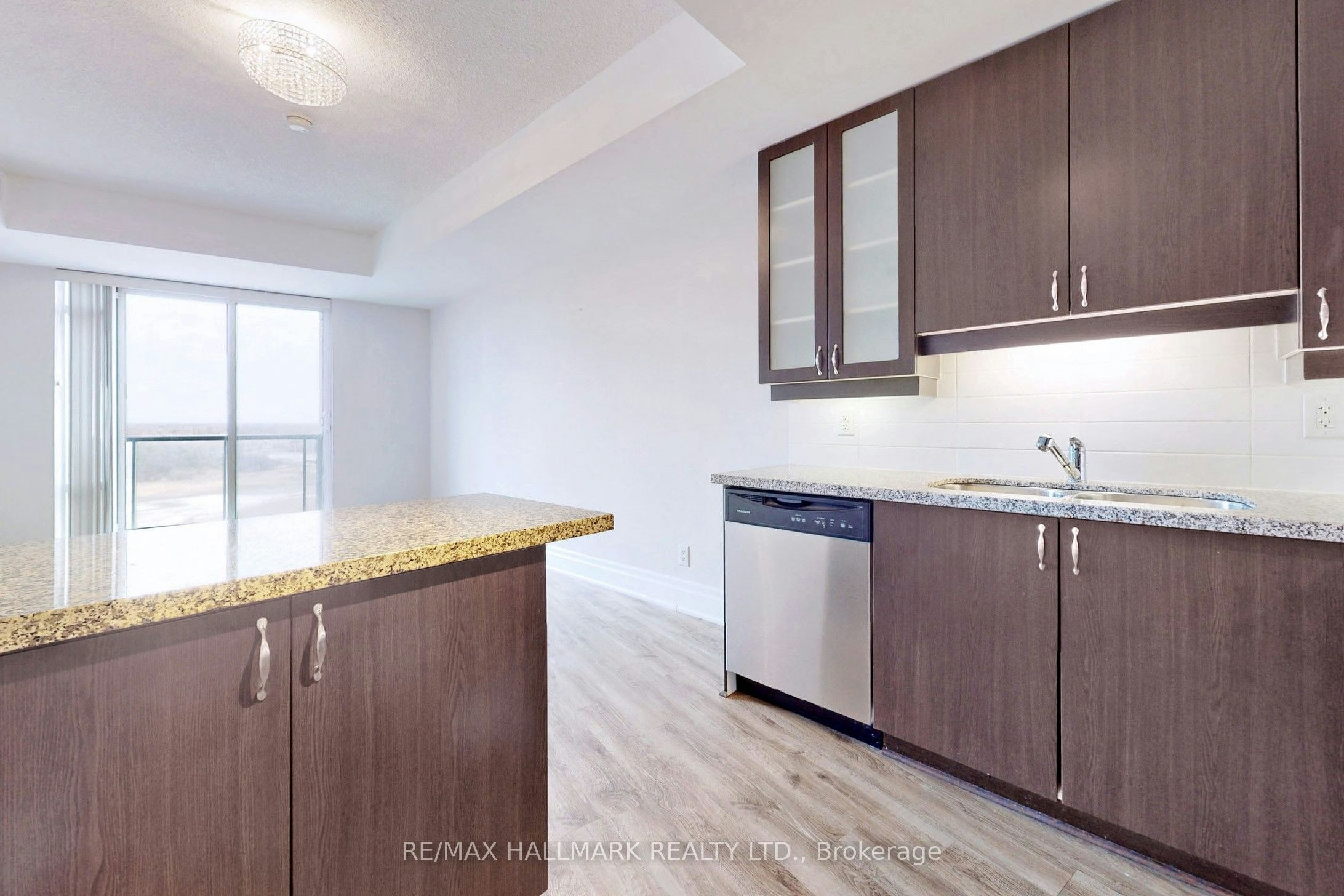 610-111 Upper Duke Crescent, Markham, ON, L6G 0C8 - 14