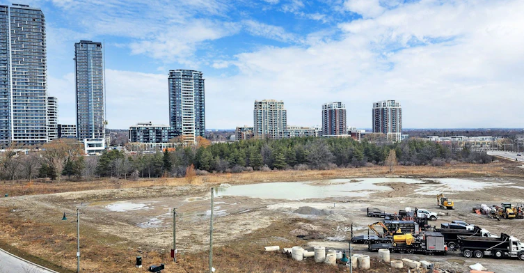 610-111 Upper Duke Crescent, Markham, ON, L6G 0C8 - 25