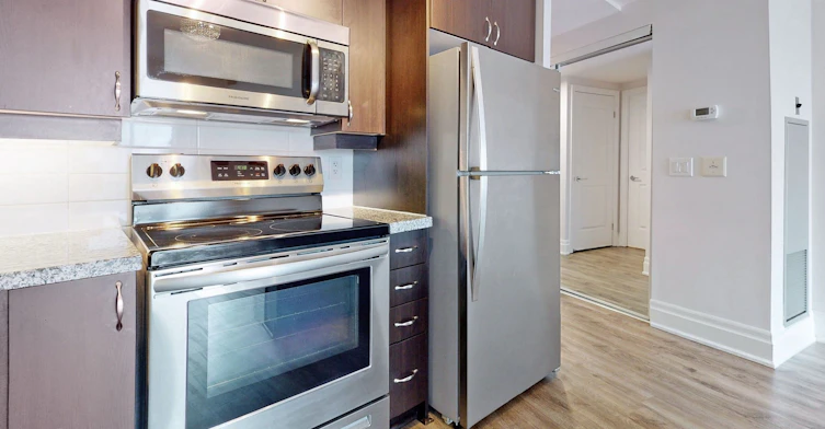 610-111 Upper Duke Crescent, Markham, ON, L6G 0C8 - 12