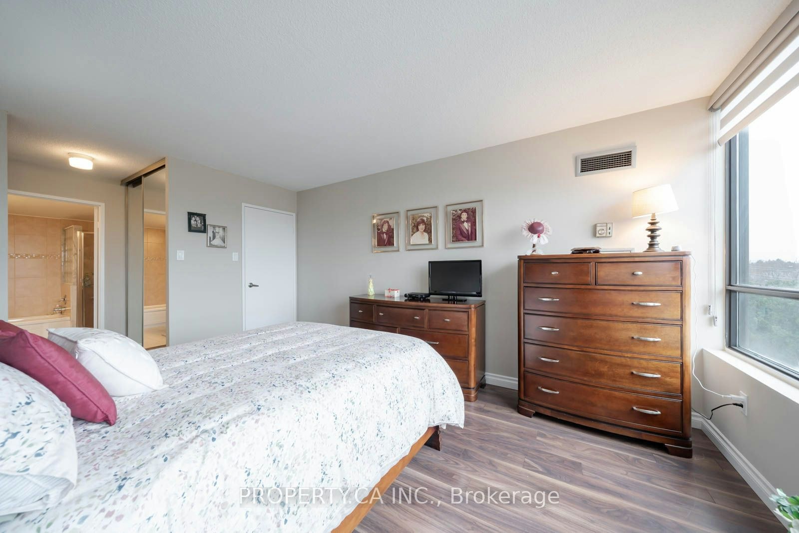 605-7460 Bathurst Street, Vaughan, ON, L4J 7K9 - 25