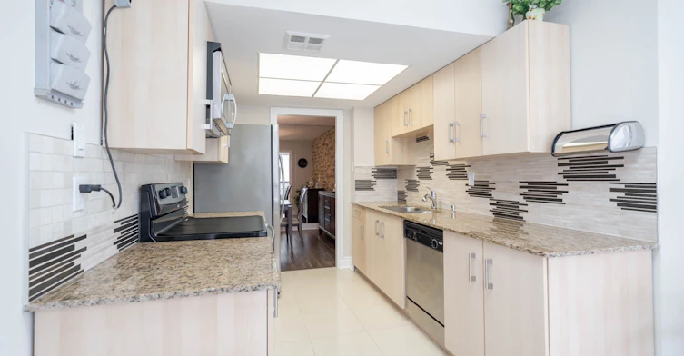 605-7460 Bathurst Street, Vaughan, ON, L4J 7K9 - 12
