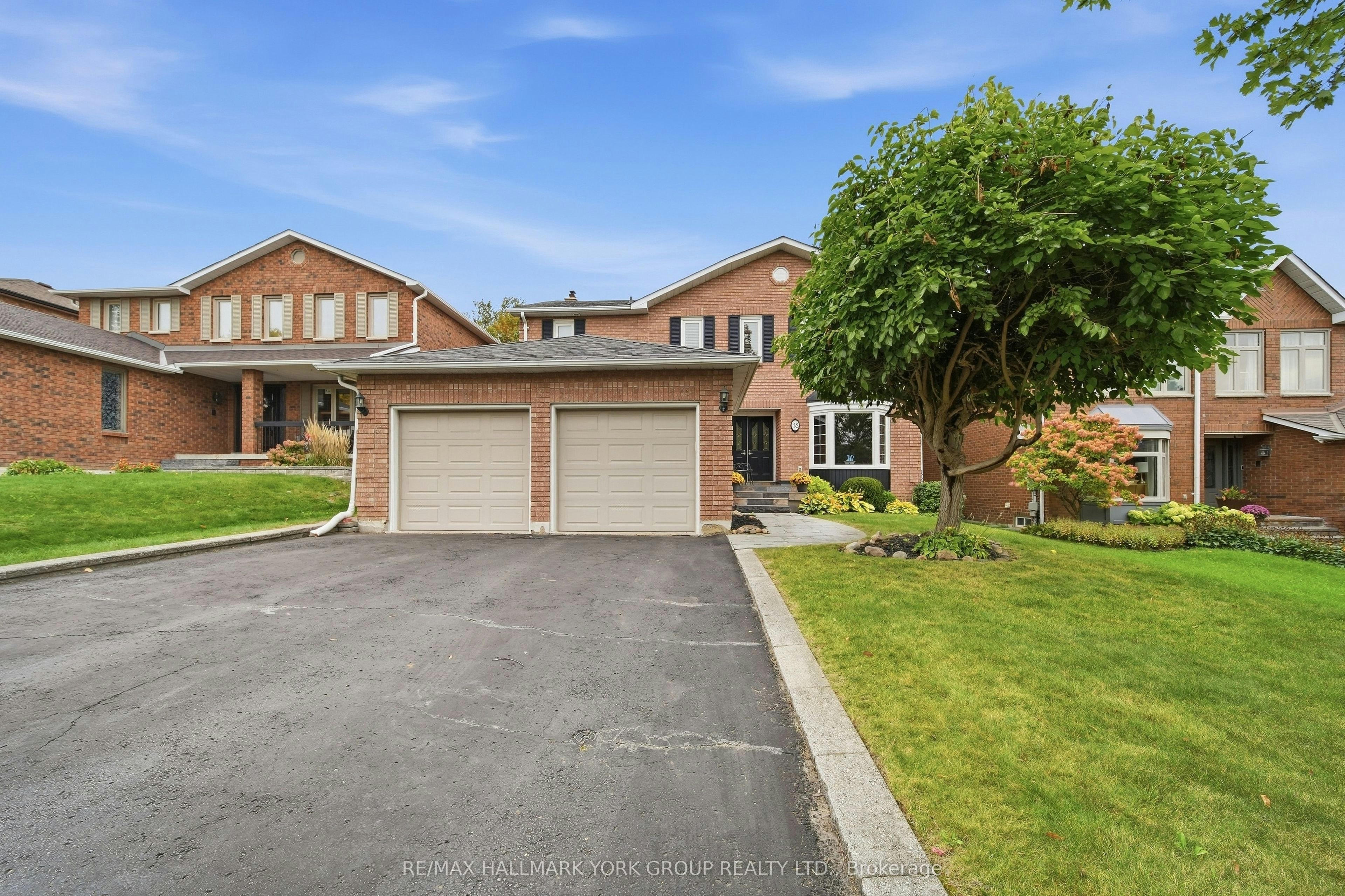 38 Lanewood Drive, Aurora, ON, L4G 4T8