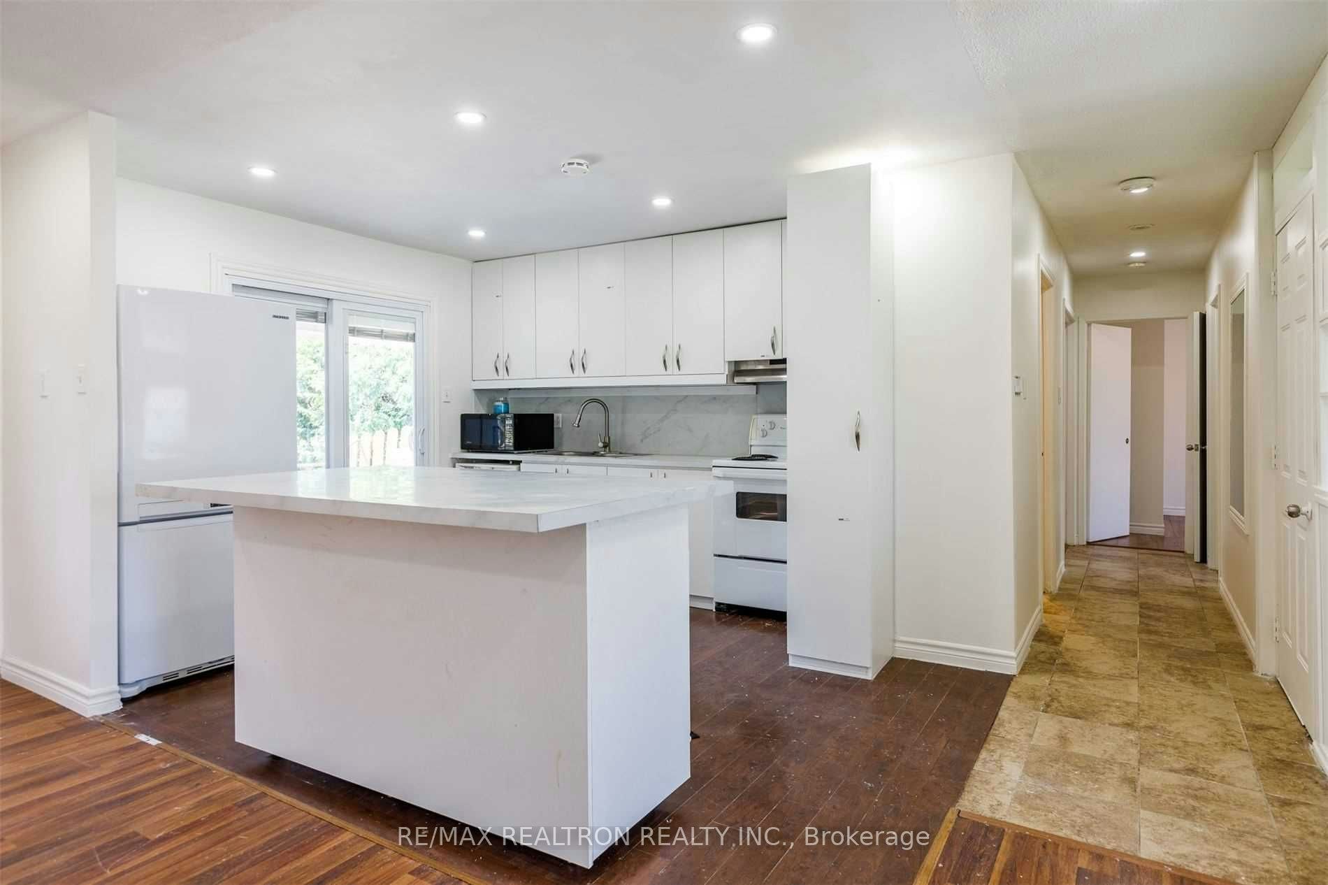 868 Magnolia Avenue, Newmarket, ON, L3Y 3C7 - 7
