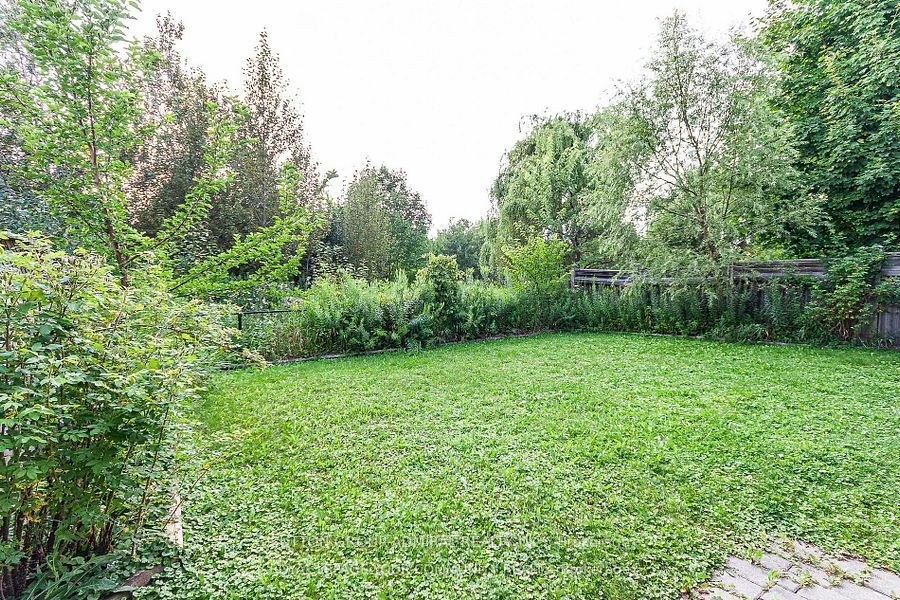 Room 1-111 Deerwood Crescent, Richmond Hill, ON, L4E 4B3 - 7