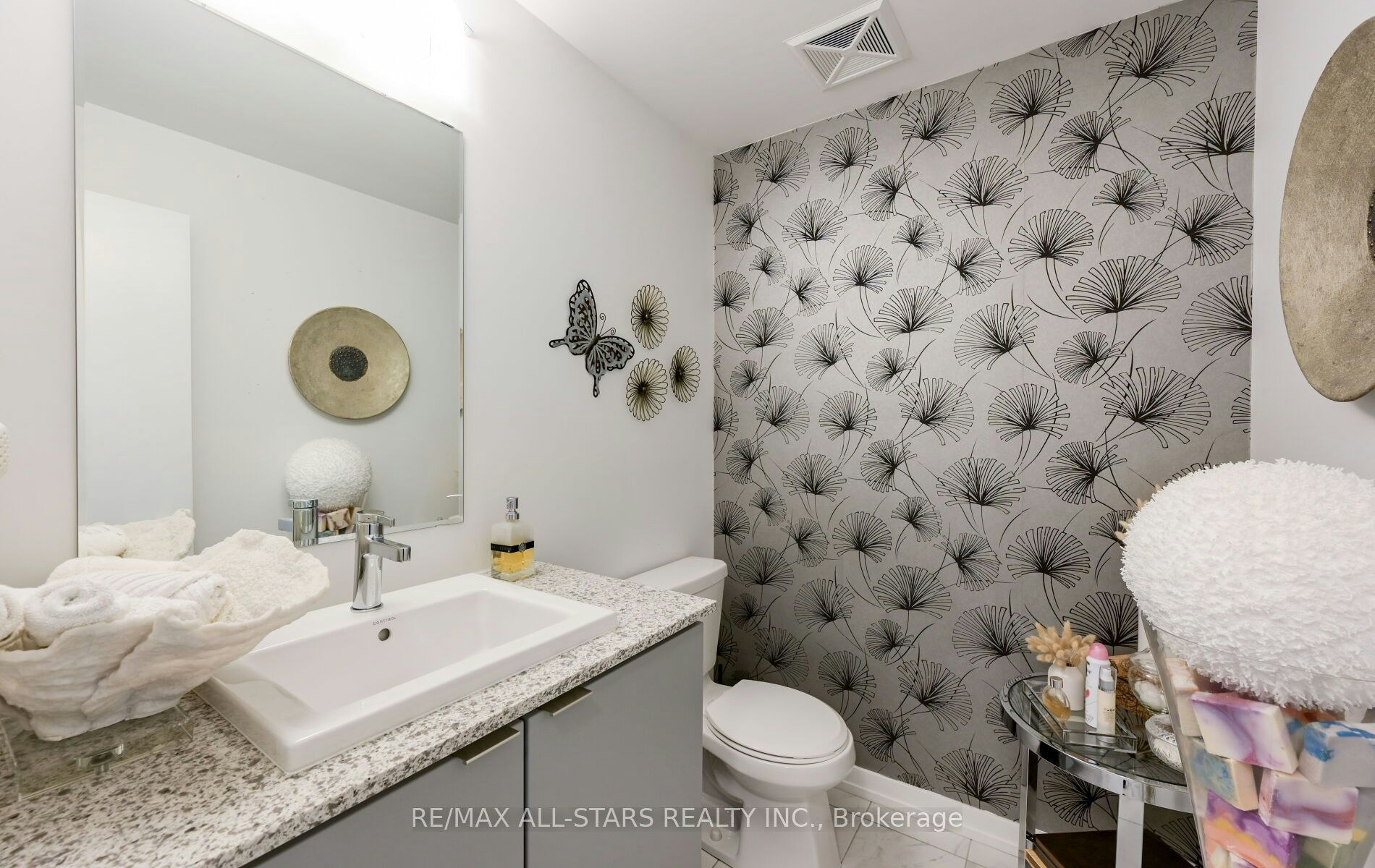 26-26 Lytham Green Circle, Newmarket, ON, L3Y 0H5 - 17